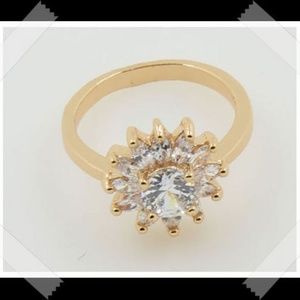 Girlfriend Ring with Rhinestones in Yellow Gold To